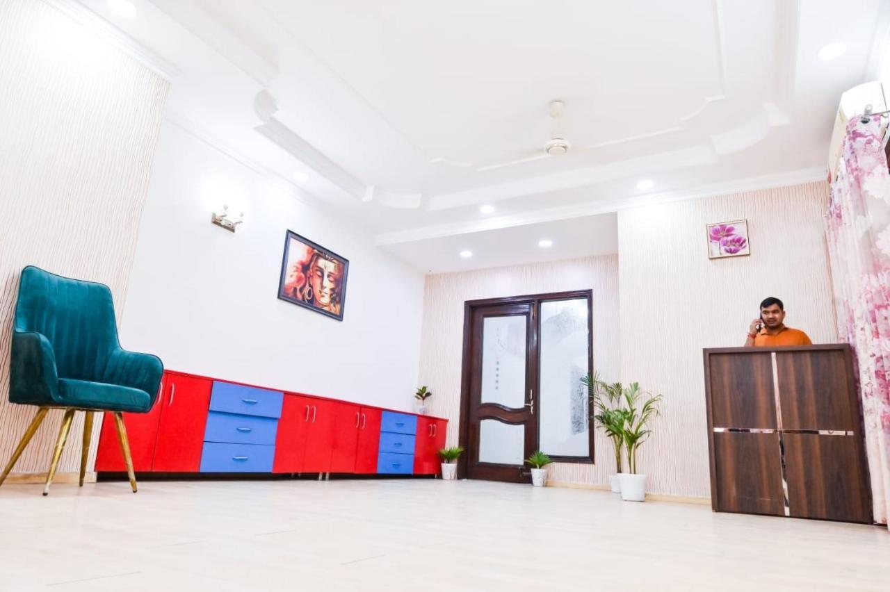 Hotel Wild Rose 뉴델리 외부 사진
